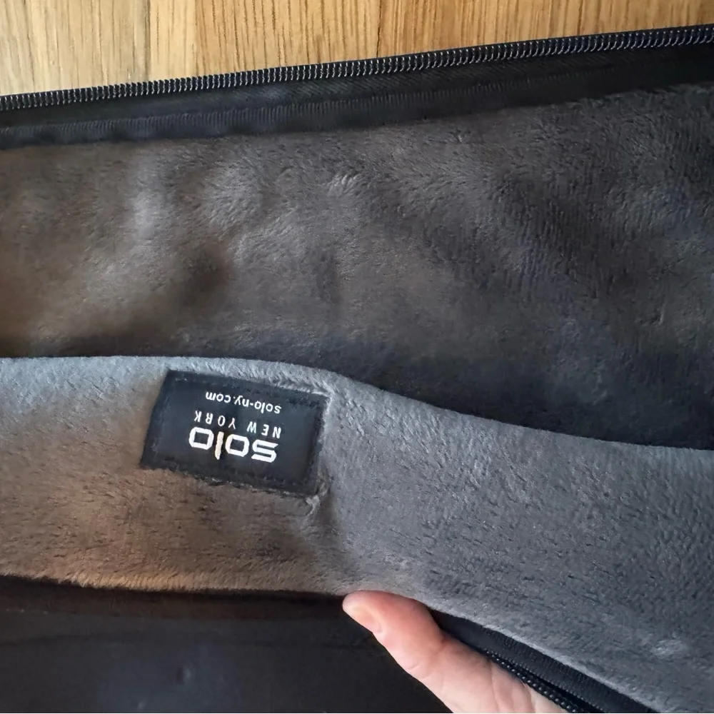 Solo Midnight Black Protective Sleeve for Laptops
